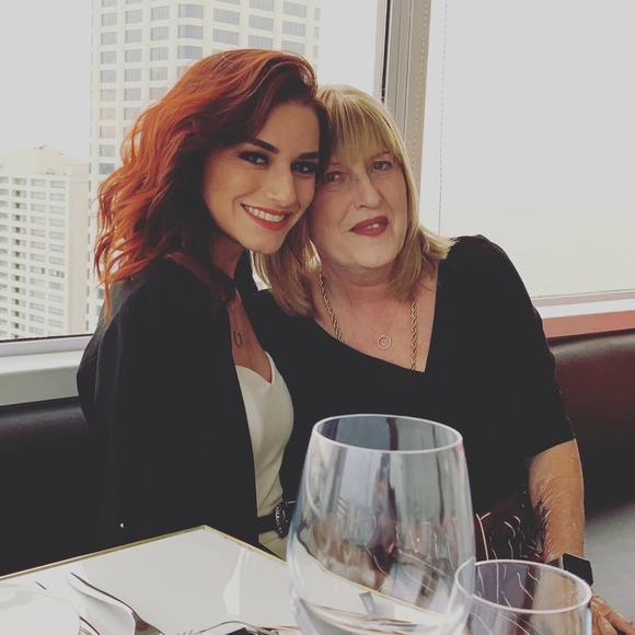 Meet your Posher, Danielle - Picture 1 of 1